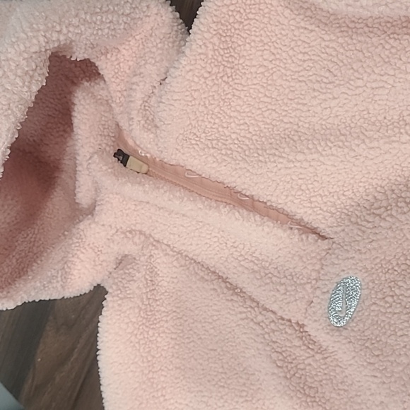 🌸Girls Nike Therma-Fit Sweater with Hood, size Small, 6/7🌸 - Picture 5 of 7